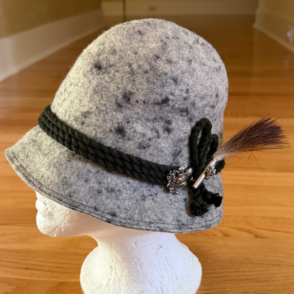 Vintage Wool Bavarian Oktoberfest Hat Gray Youth Size